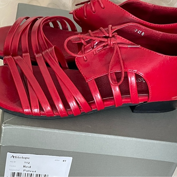 Antelope Red women sandals like new - Picture 5 of 13
